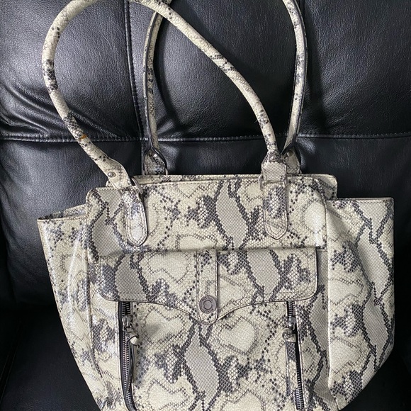 Purse - Picture 1 of 3